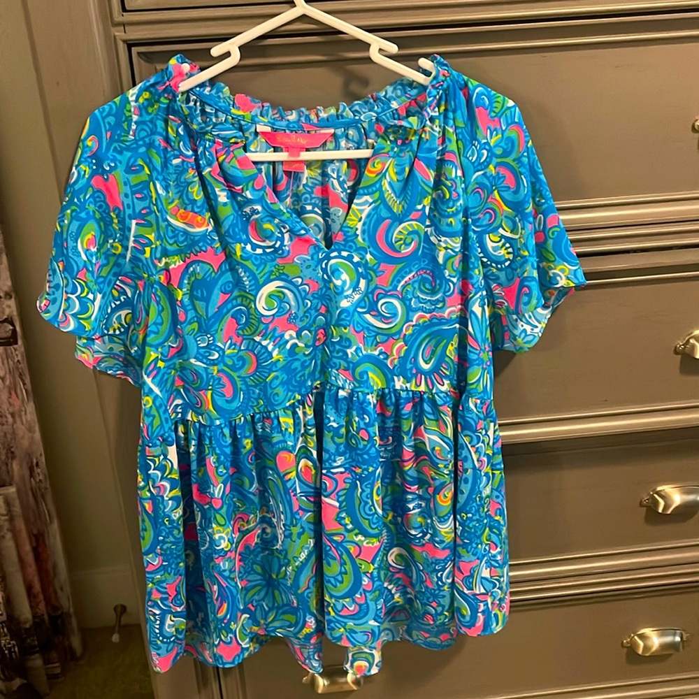 Beautiful Lilly Pulitzer Peplum short sleeve shirt